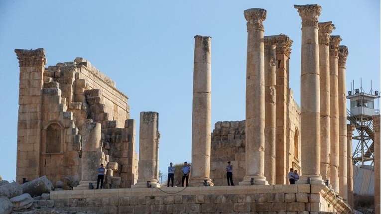 Nekoliko turista izbodeno u Jordanu blizu rimskih ruševina